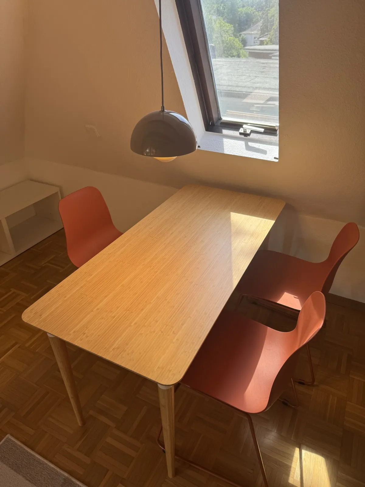 Dining corner with pendant light